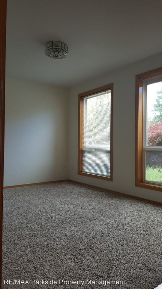 2532 Woodfield Loop SE - Photo 3 of 23