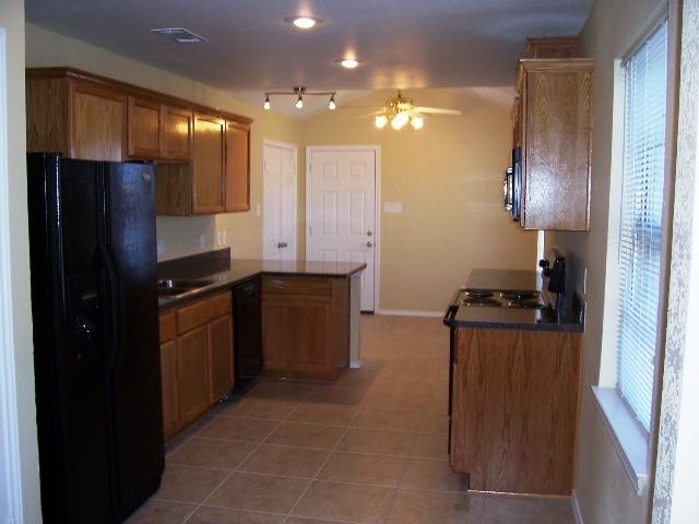 2321 Piedmont Street - Photo 3 of 7