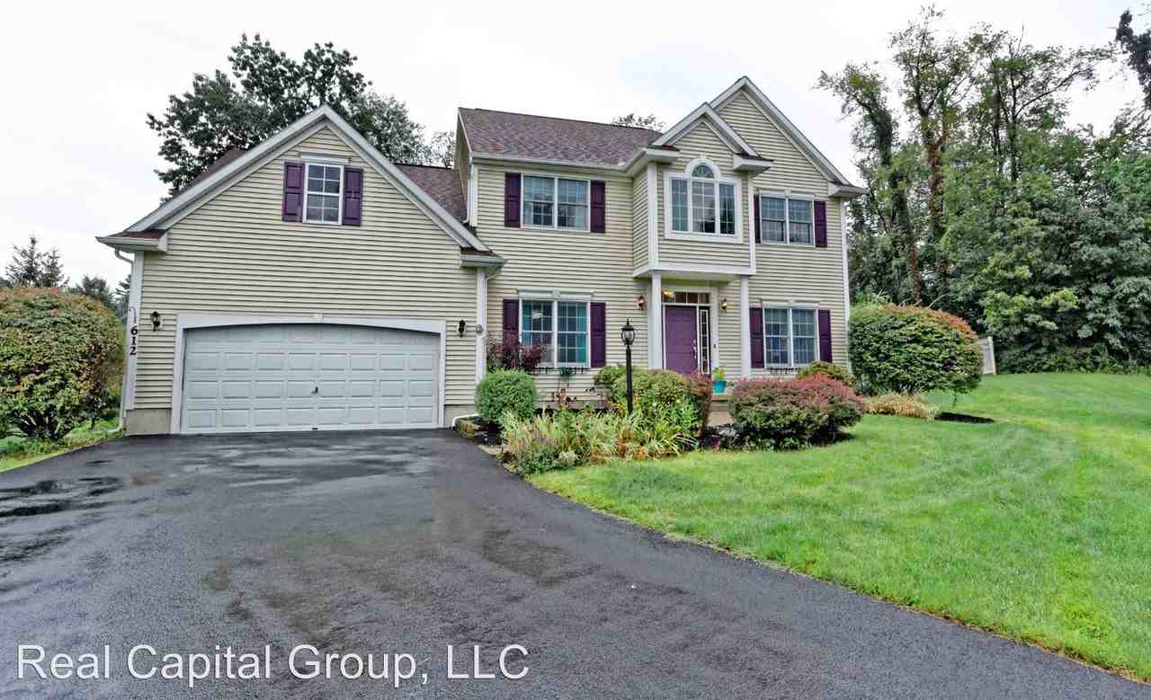 612 Vanderlyn Ln - Photo 2 of 21