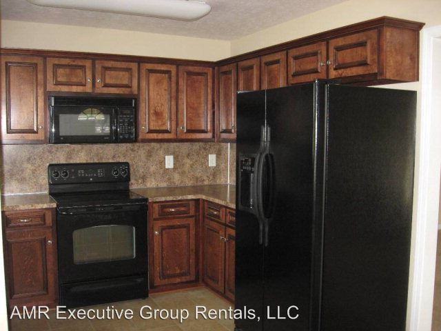 57 Redwood Dr - Photo 3 of 8