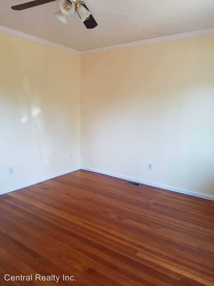 4 5th St - Photo 2 of 11