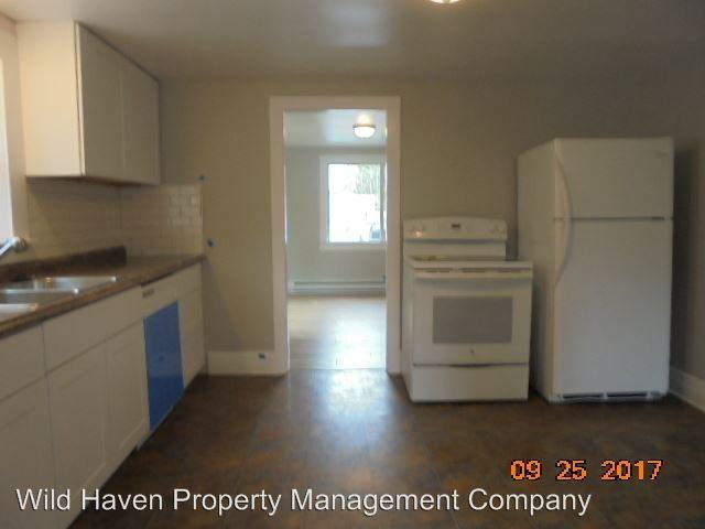 1385 Hines Street SE - Photo 2 of 8