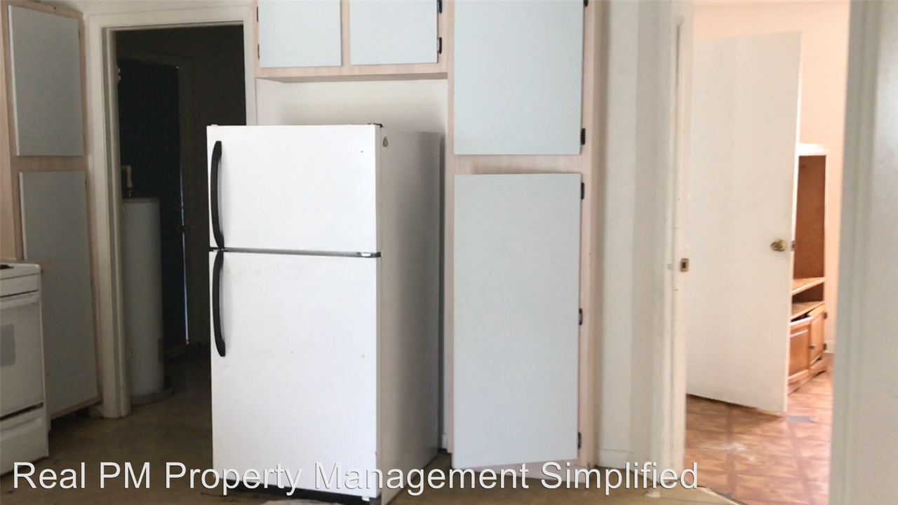 641 N 9th St #A - Photo 2 of 6