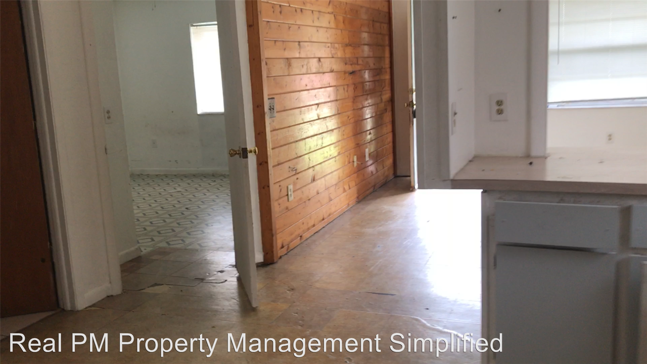 641 N 9th St #A - Photo 3 of 6