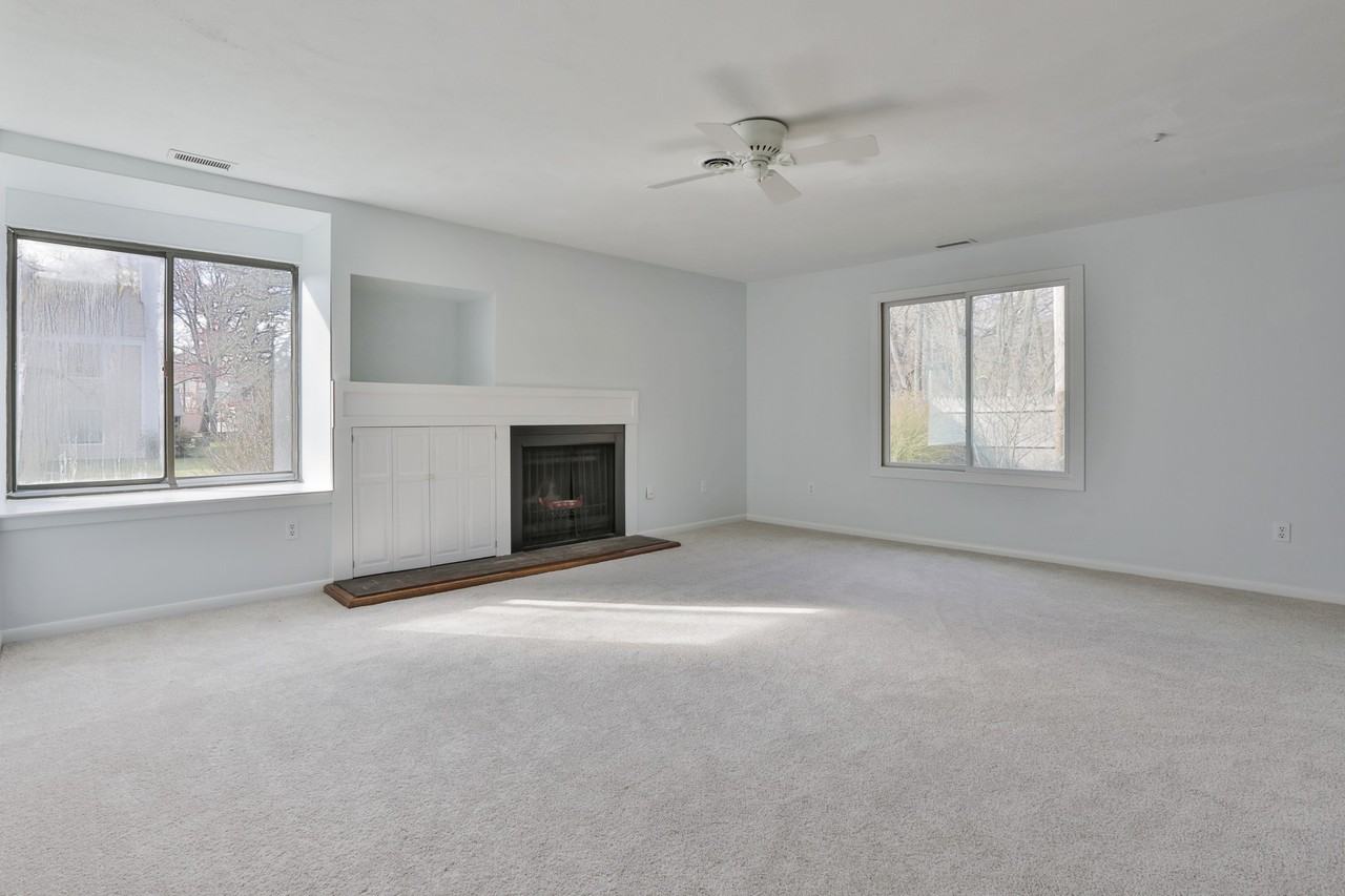 14 Greenfield Ln #1 - Photo 2 of 10