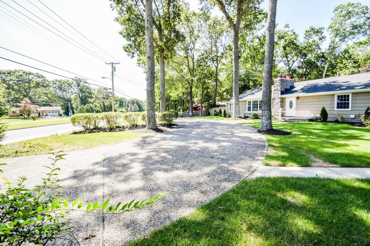 2305 Wabash Ave - Photo 2 of 25