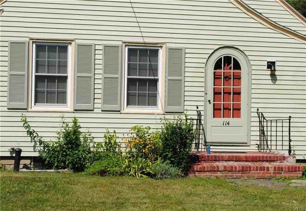 114 Dewey Ave - Photo 2 of 15