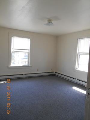 643 Clark Ave - Photo 3 of 9