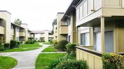 The Foothills Apartments - Photo 3 of 14