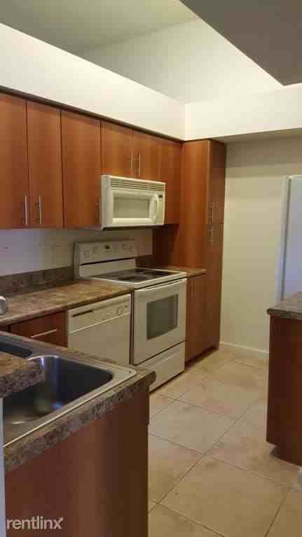 1365 Crystal Way - Photo 3 of 10