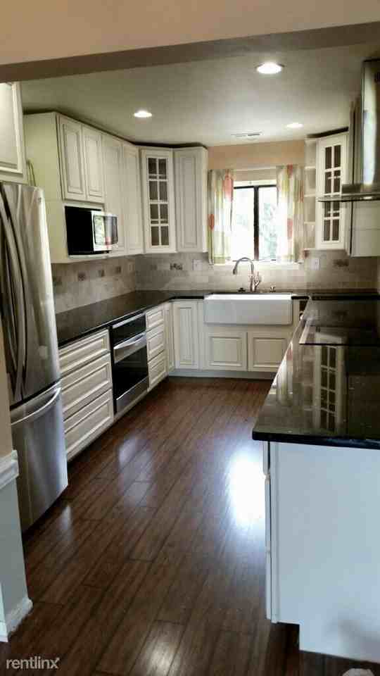 200 Mill Point Dr - Photo 2 of 11