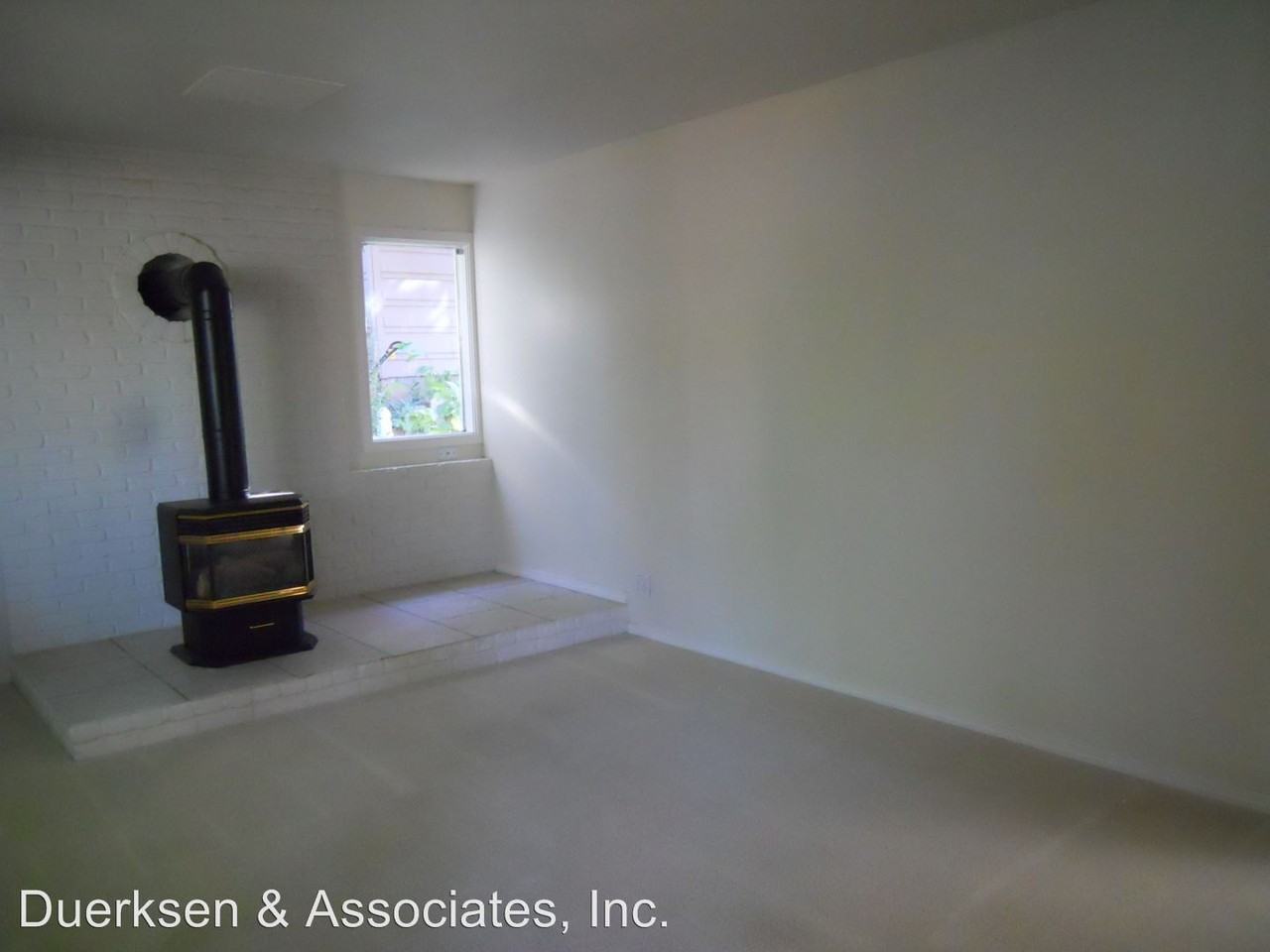 1750 SW Whiteside Dr - Photo 2 of 8