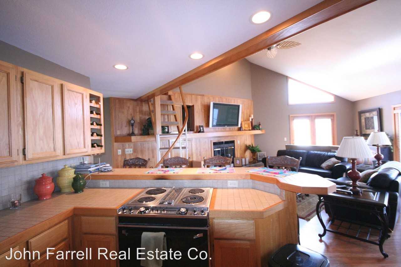 4473 Hamrock Ln - Photo 3 of 18