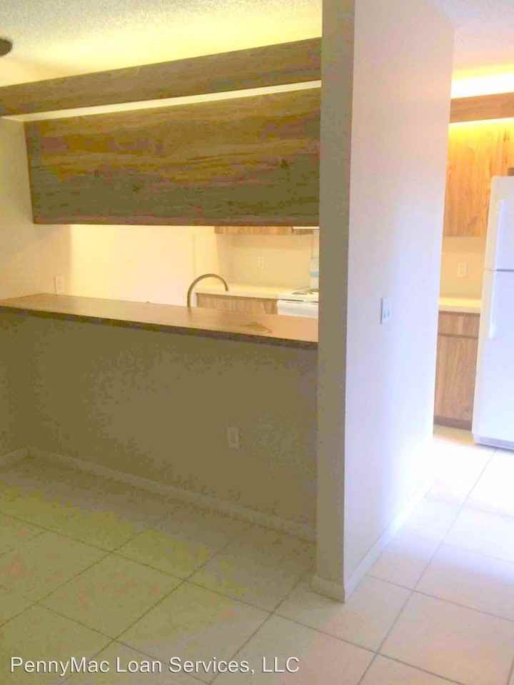 2615 13th Ct - Photo 3 of 20
