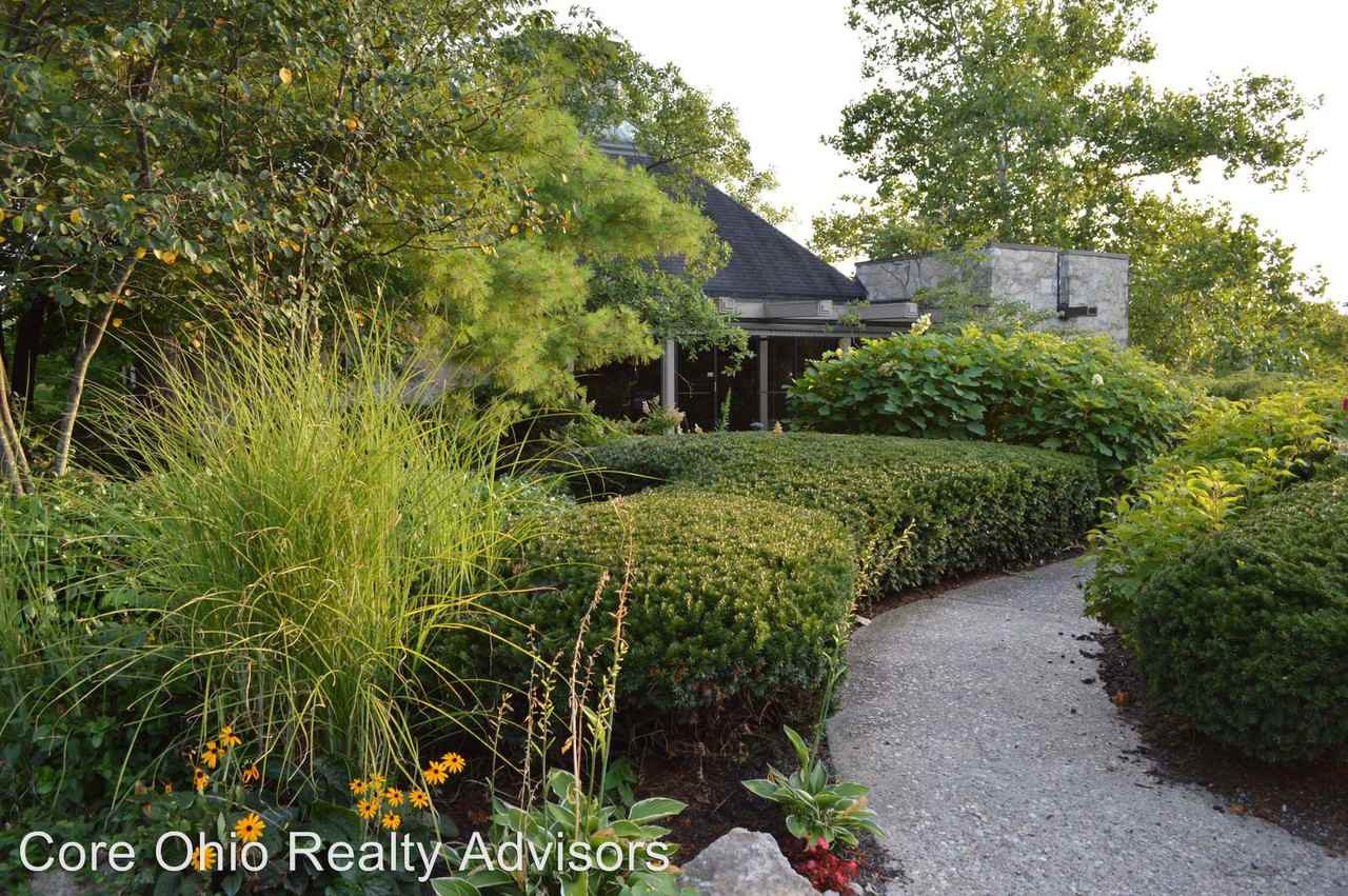 1395 Lake Shore Dr - Photo 2 of 30