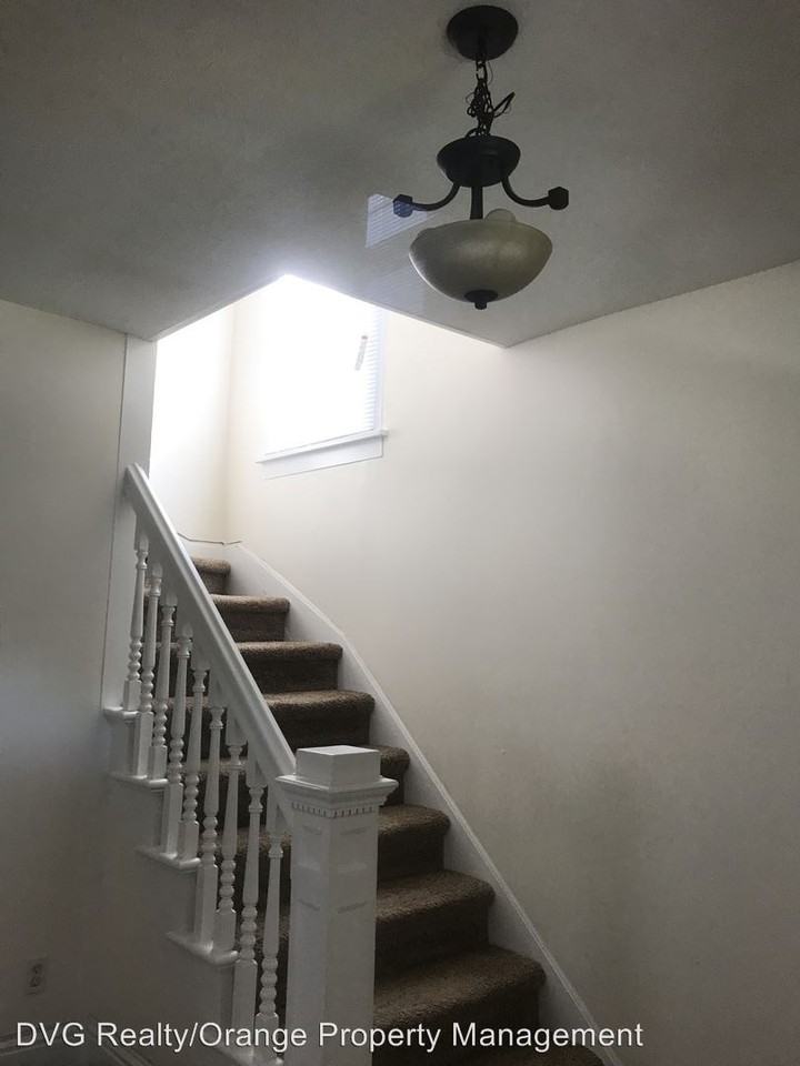 902 Hickory St - Photo 2 of 16