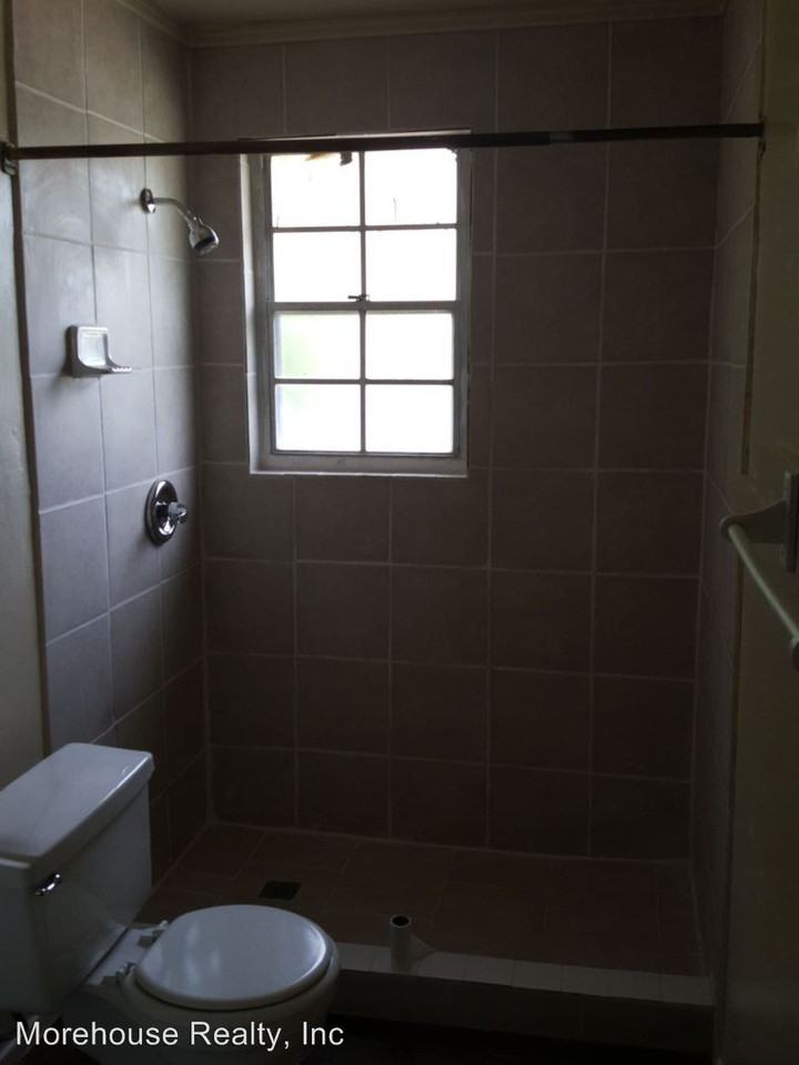 1650 Warrens Ave - Photo 3 of 7