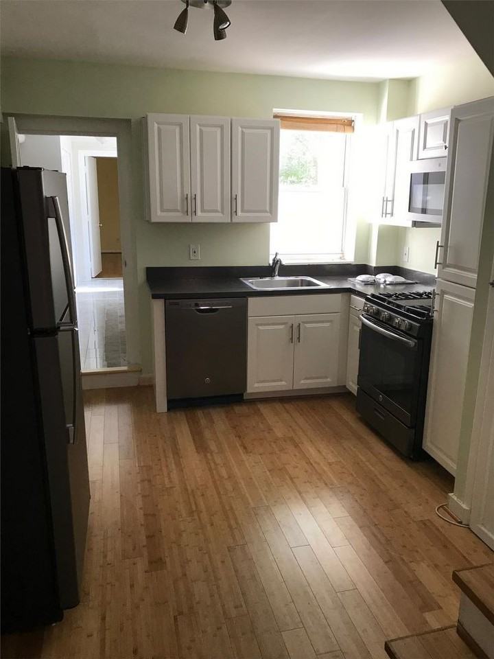 21 S Castle St - Photo 3 of 18