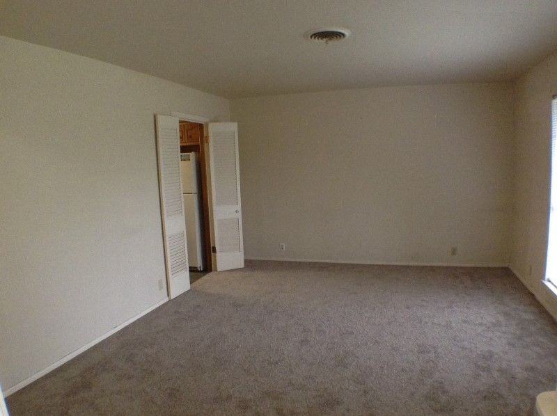 8310 York Dr - Photo 3 of 10