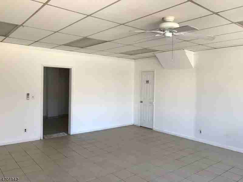 100 S Michigan Ave - Photo 3 of 6