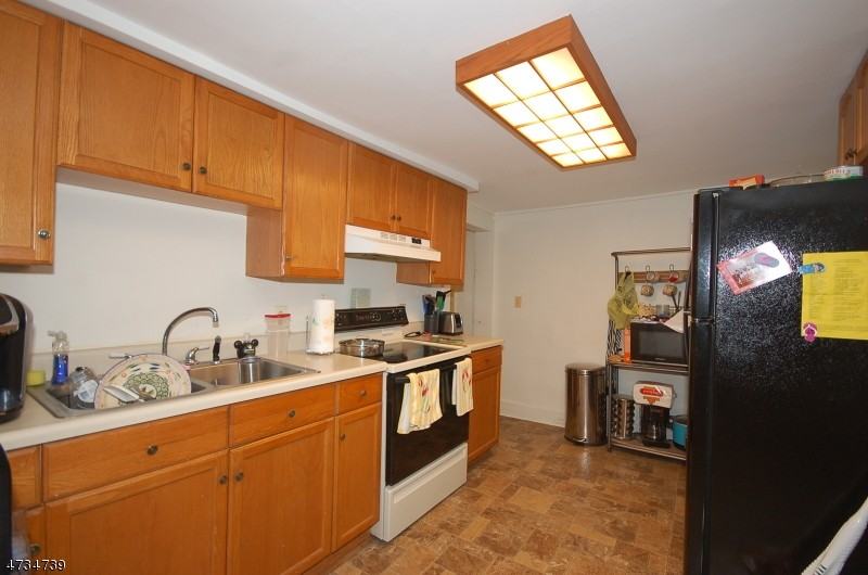 60 Main St - Photo 3 of 9