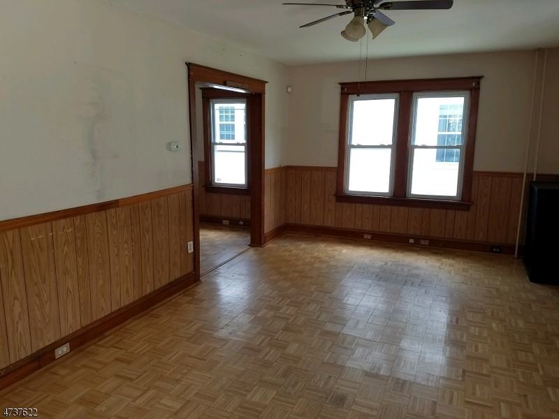 89 Henderson St - Photo 2 of 12