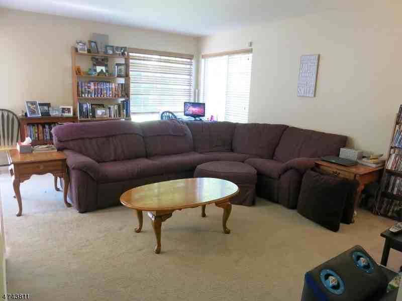 10 Rolling Hills Dr - Photo 3 of 13