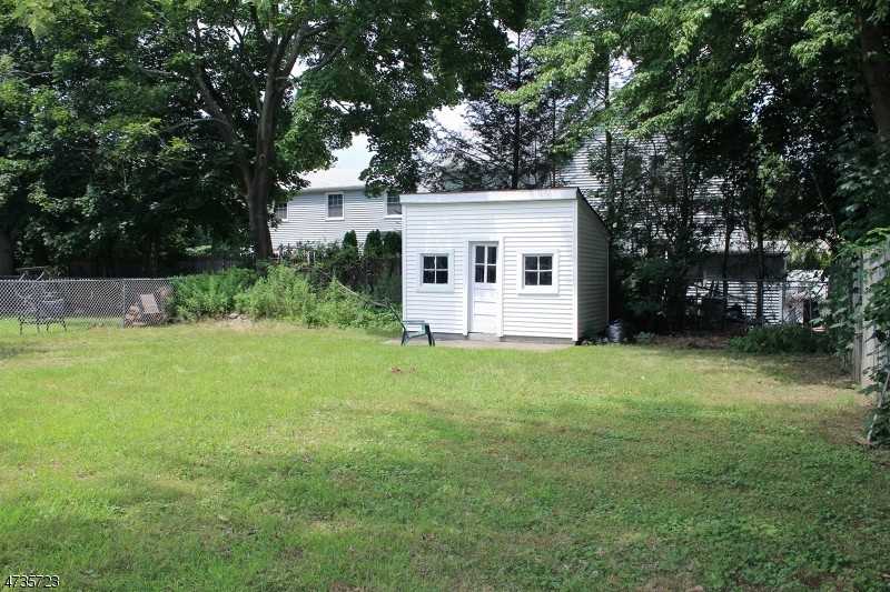 512 Colonial Rd - Photo 3 of 5