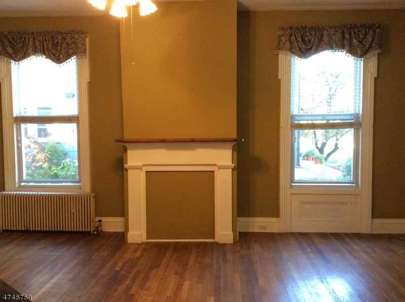 53 1/2 W Main St - Photo 2 of 10