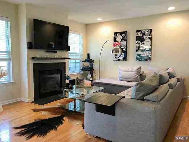 77 Mountainside Dr - Photo 3 of 25