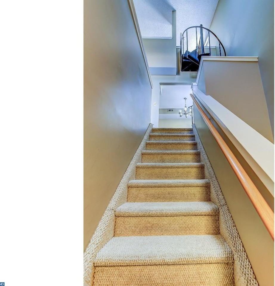 1805 Roberts Way - Photo 2 of 12