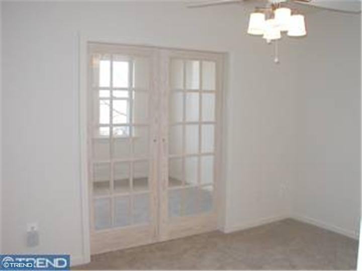 937 Asbury Ave - Photo 3 of 6