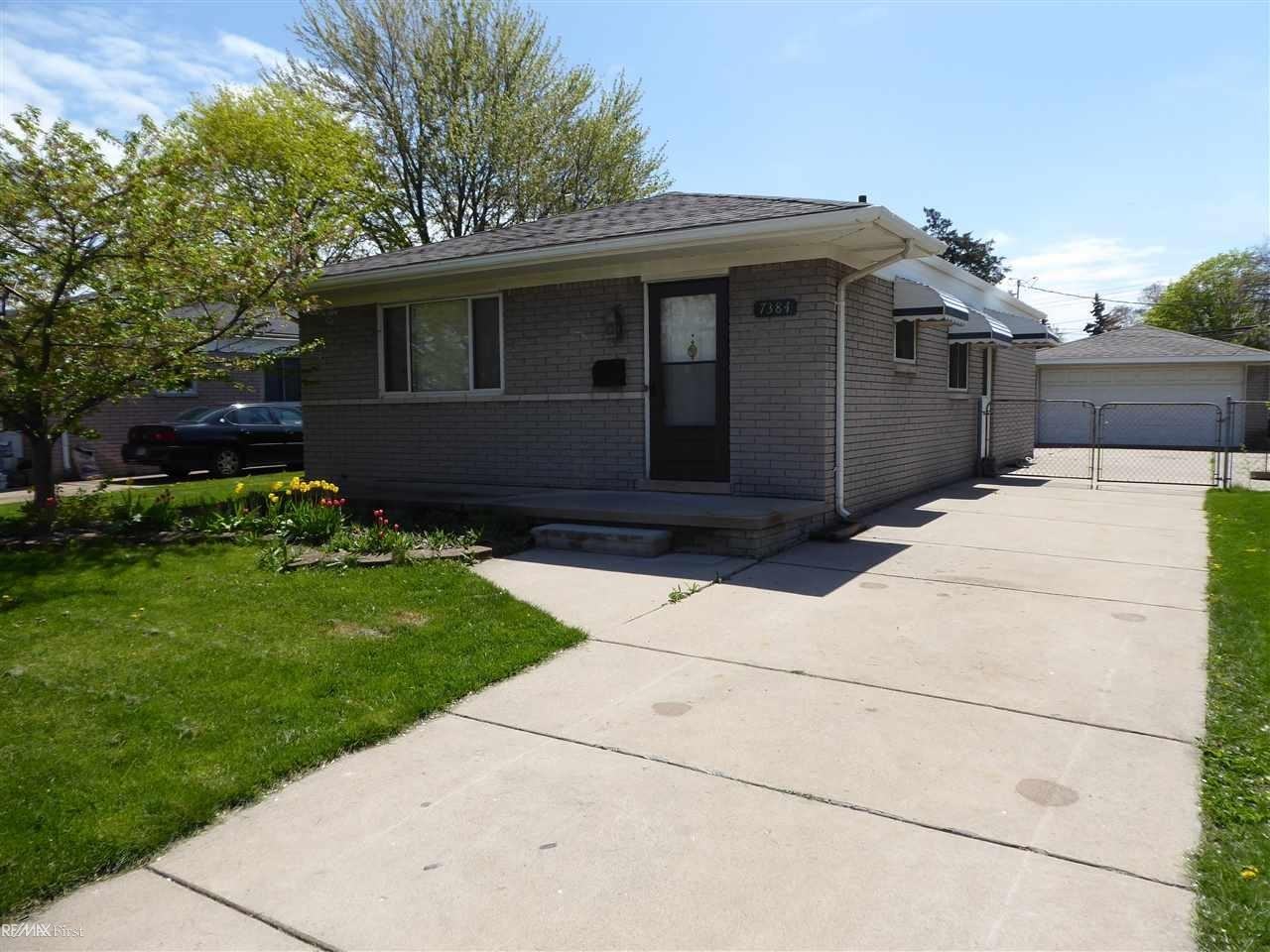 7384 Potomac St - Photo 2 of 23