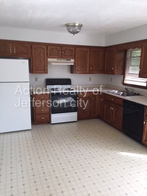 4515 Leandra Ln - Photo 3 of 15