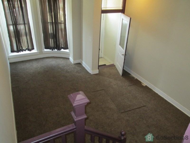 2315 McCulloh St - Photo 2 of 5