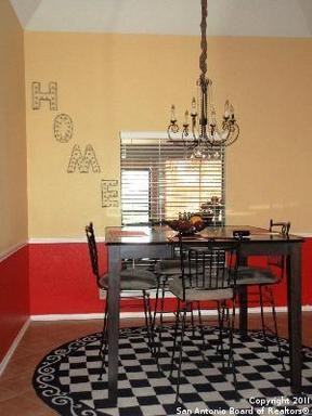 2302 Encino Point Dr - Photo 3 of 10