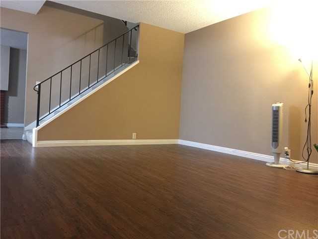 2657 Greenleaf Dr - Photo 3 of 7