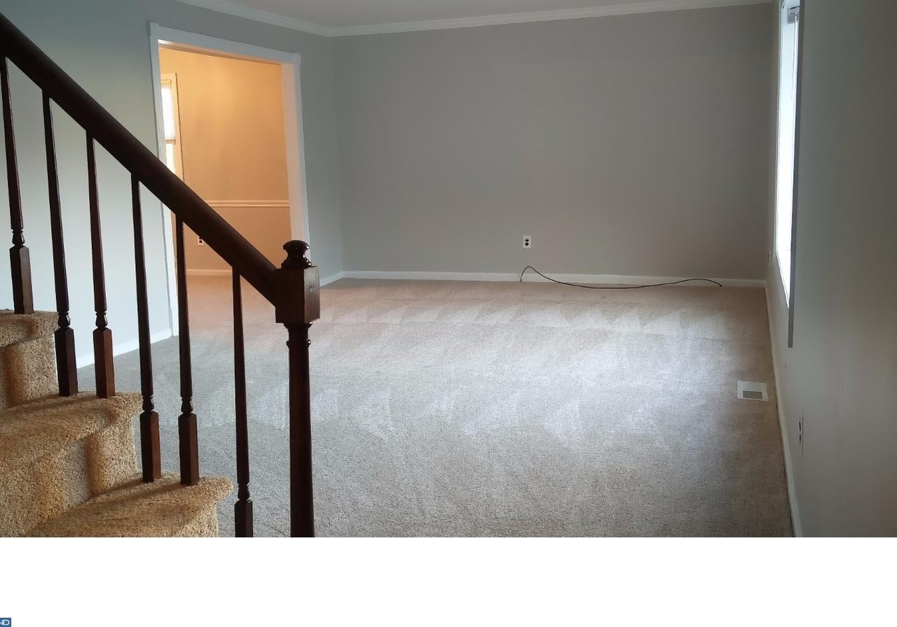 78 Sharon Dr - Photo 3 of 7