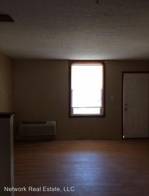 413 Main St - Photo 3 of 5