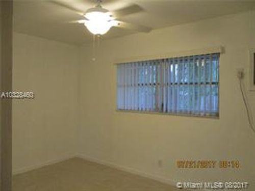 1504 N 24th Ave - Photo 3 of 7