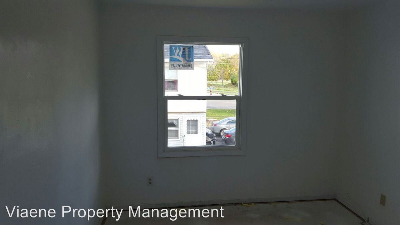 987 7th st. A,B,C,D - Photo 3 of 4