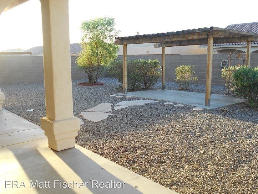 10764 E 39th Ln - Photo 2 of 10