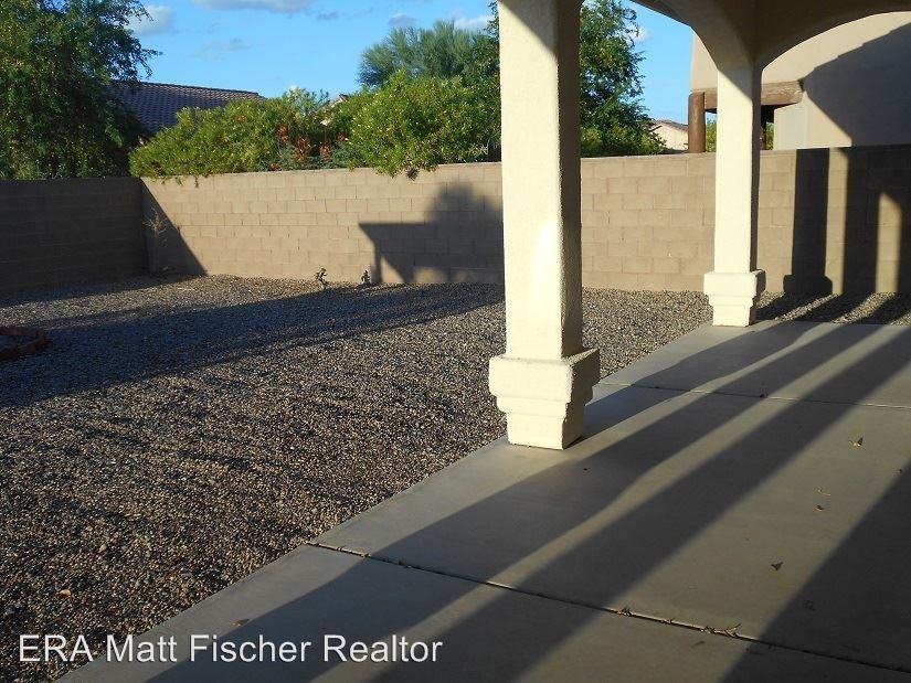 10764 E 39th Ln - Photo 3 of 10