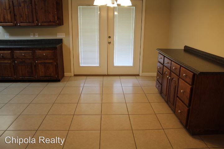 776 1st St - Photo 3 of 6