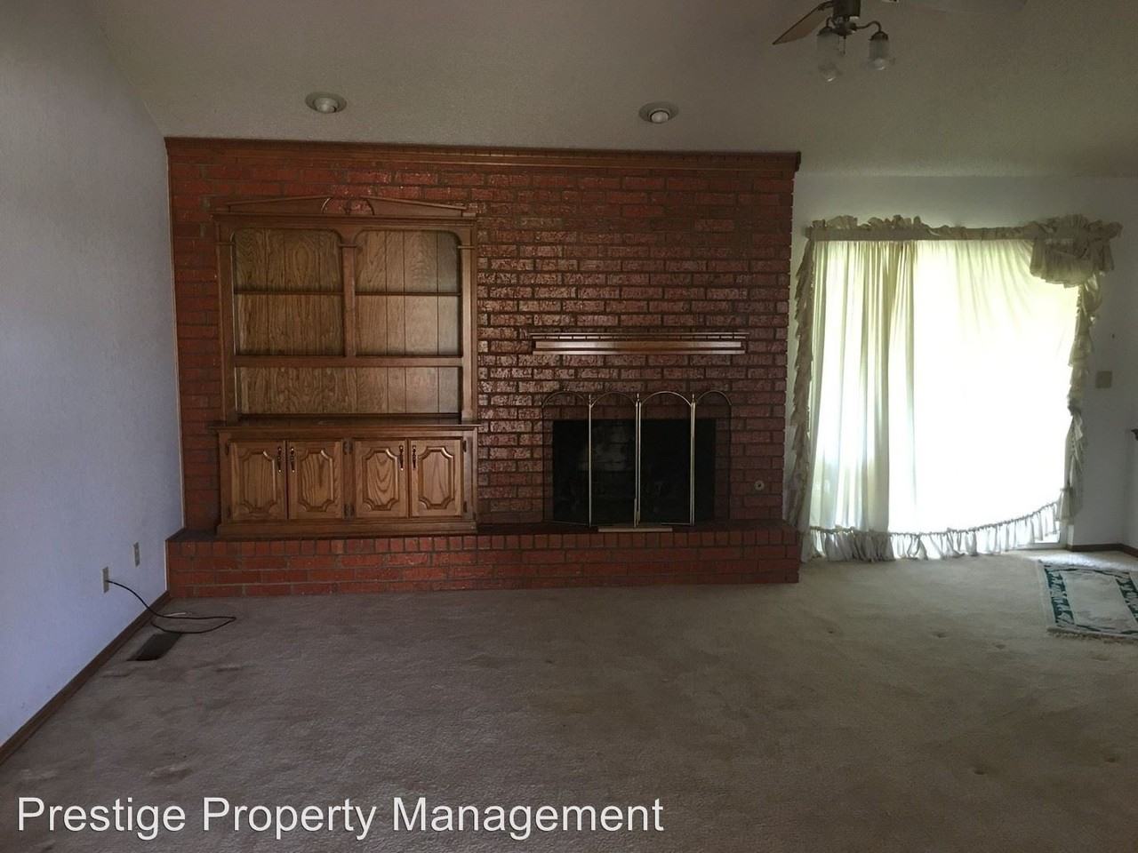 7328 NW 115th St - Photo 2 of 13
