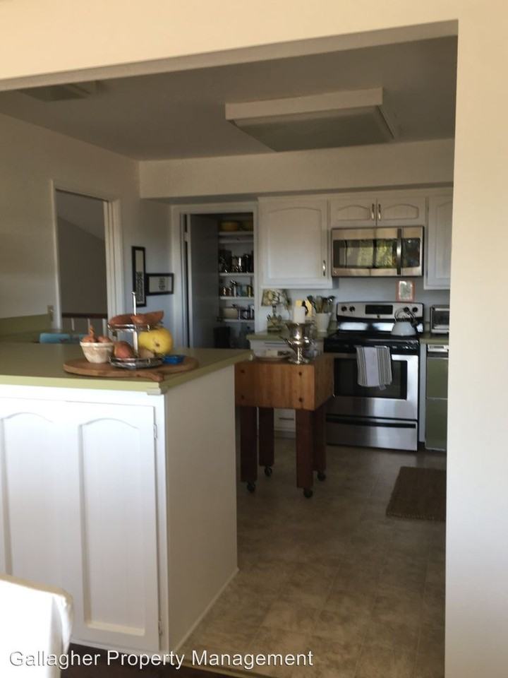 2039 Mission Ridge Rd - Photo 3 of 16