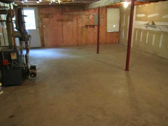 87 W Elmwood Ave - Photo 2 of 2