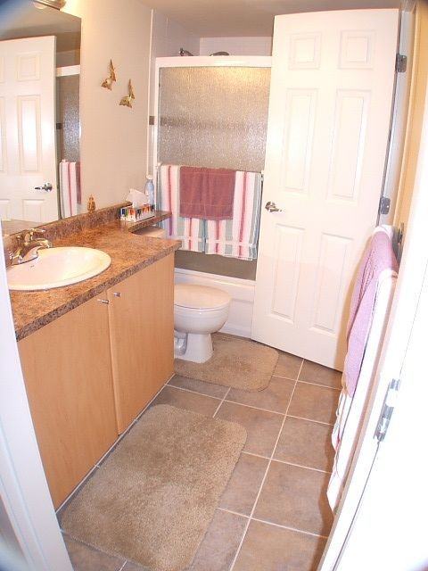 14877 100 Ave - Photo 3 of 10