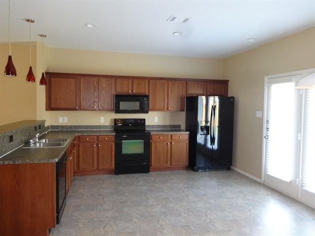 4020 Hanna Rose Ln - Photo 3 of 10