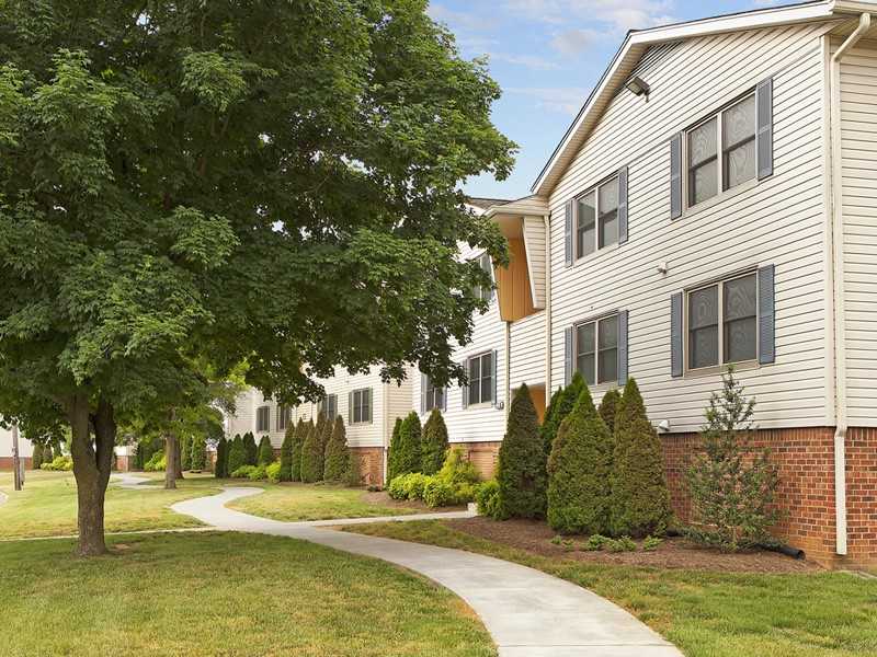 West Creek Manor - Photo 3 of 14